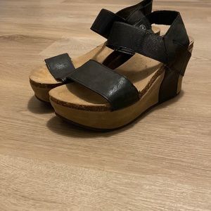 Ladies Pierre Duma wedges